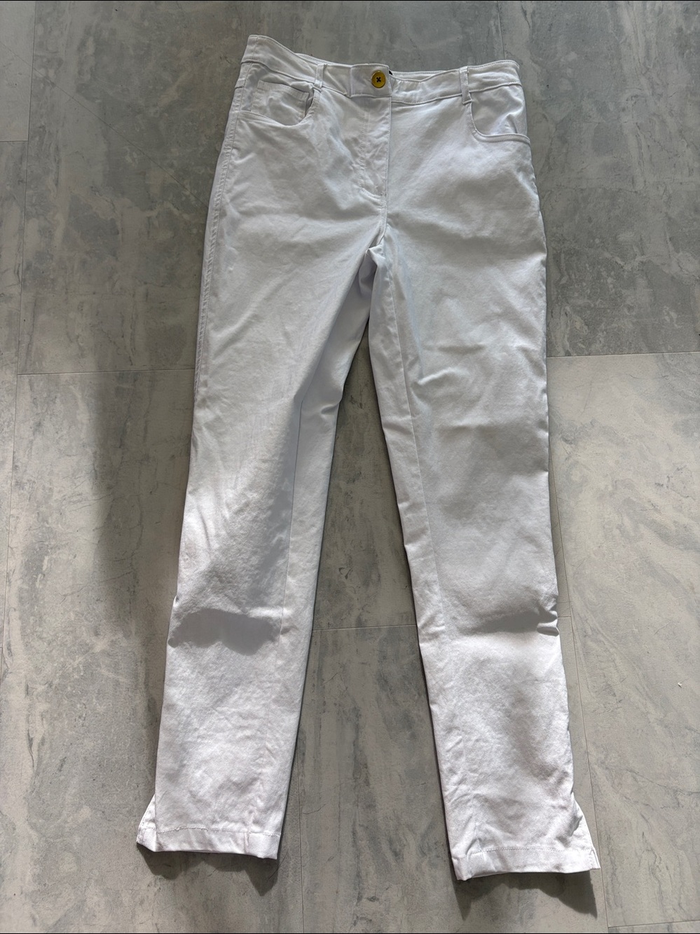 TRUTH by Republic stretch jeans  white  standard five pocket design /zipper NWOT